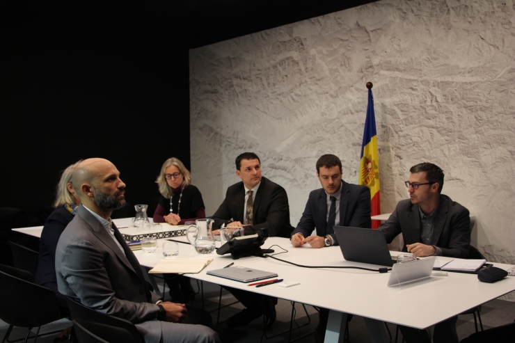 Jordi Gallardo, ministre de Presidència, Economia i Empresa, durant la jornada de treball amb la delegació del govern del Quebec formada per Isabelle Dessureault, directora de l'oficina del Quebec a Espanya i Portugal, i Olivier Christophe Perez, responsable d'Afers Econòmics.